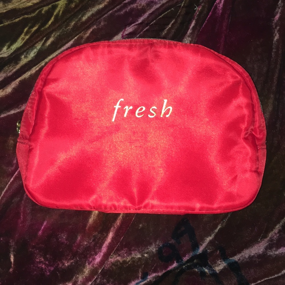 (new) •fresh• cosmetic bag